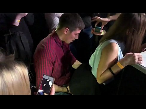 ❤️ Sessu reale in una discoteca russa. Una ragazza russa di 18 anni in l'anu è a vagina scopata in una discoteca ❤️ Solo porno à co.analpics.ru ❌